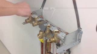 Viessmann Vitodens 200 W Geraetemontage [upl. by Flip]