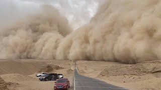 NO COMMENT  Impresionante tormenta de arena en China [upl. by Akedijn]