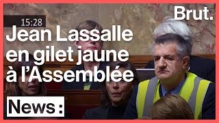 Jean Lassalle en gilet jaune en pleine Assemblée nationale [upl. by Einon]