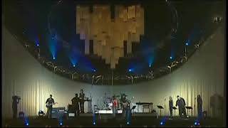 Tra Te E Il Mare  Laura Pausini Live 20012002 [upl. by Novad]