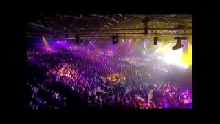 Laura Pausini  Surrender Live in Paris 05 [upl. by Yehudit]