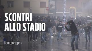 Coppa Italia guerriglia ultrà fuori dallo stadio Olimpico tensione tra polizia e tifosi [upl. by Nannek]